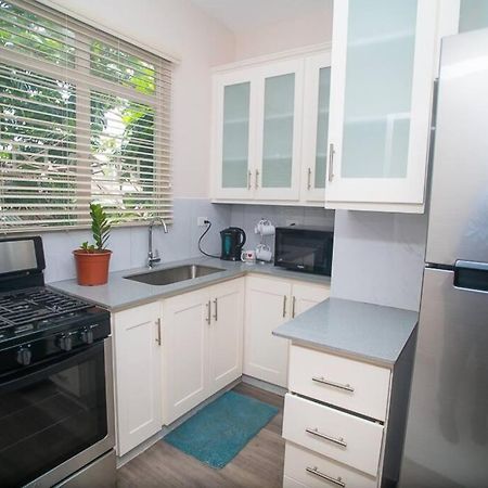 Raynebow Chateau - Chic City Getaway Port of Spain ภายนอก รูปภาพ