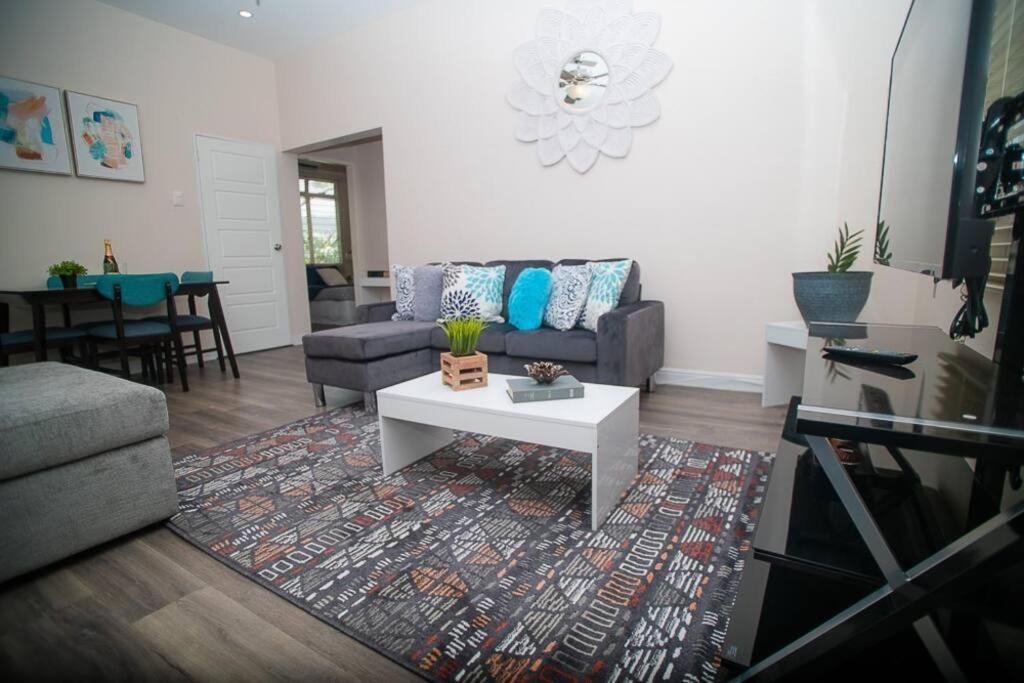 Raynebow Chateau - Chic City Getaway Port of Spain ภายนอก รูปภาพ