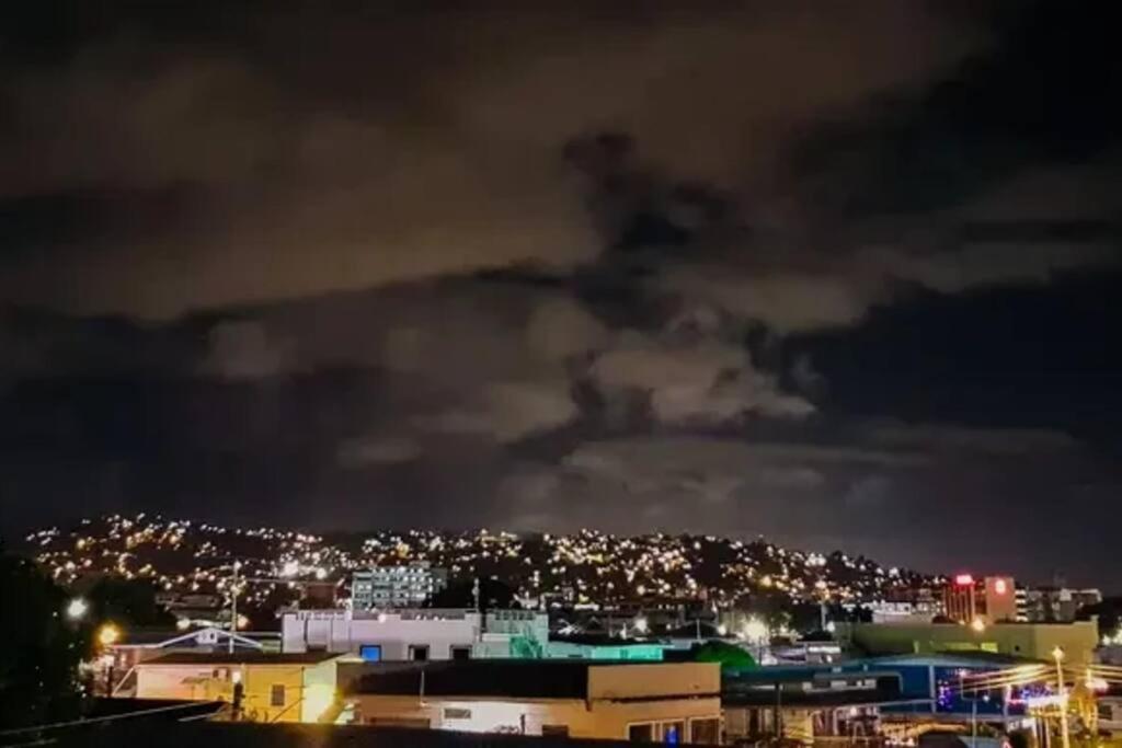 Raynebow Chateau - Chic City Getaway Port of Spain ภายนอก รูปภาพ