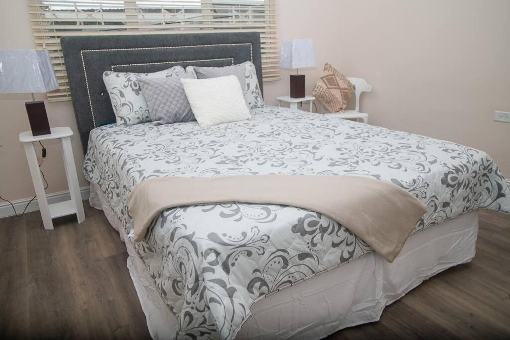 Raynebow Chateau - Chic City Getaway Port of Spain ภายนอก รูปภาพ